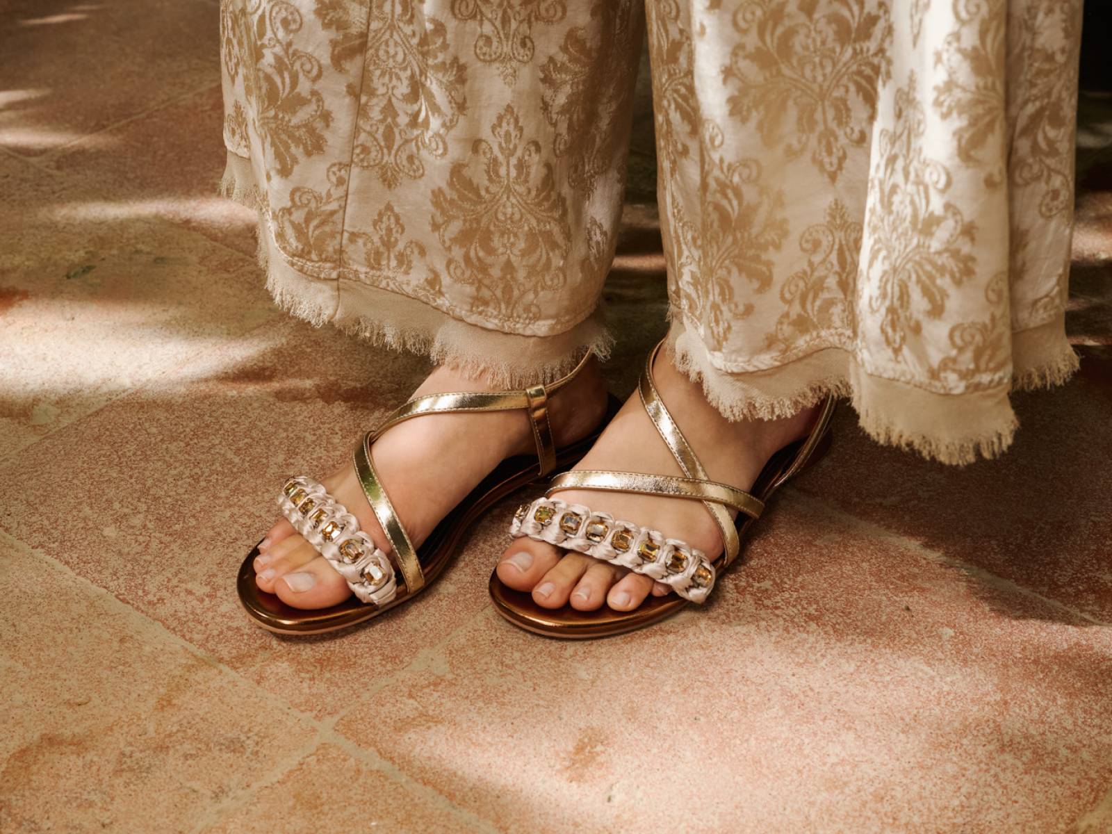 Women's shoes